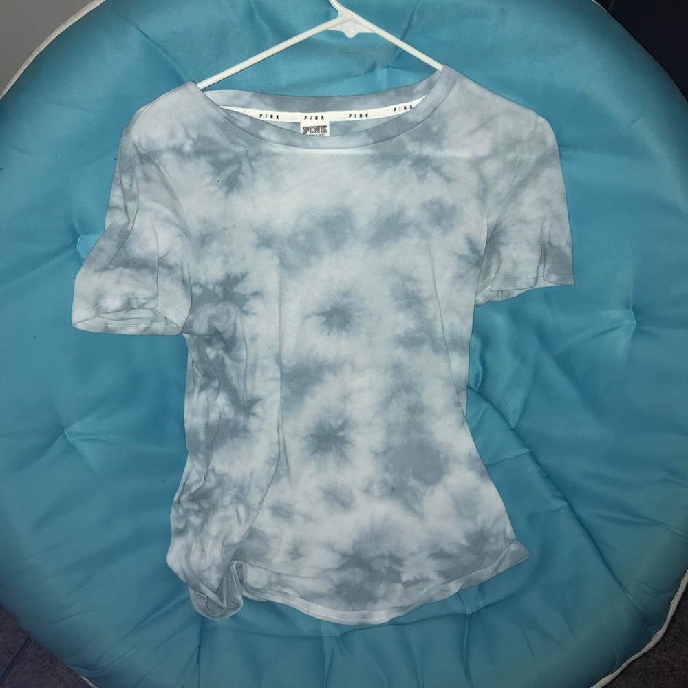 tie dye vs pink tshirt